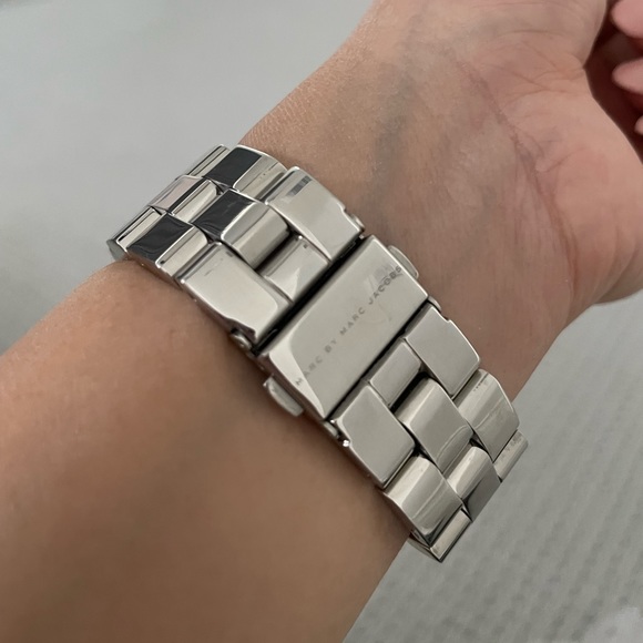 MARC BY MARC JACOBS SILVER WATCH |HENRY CHRONOGRAPH DIAL STAINLESS STEEL LADIES - Picture 7 of 9